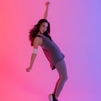 weibliches-modell-das-etwas-zumba-ubt (1)-1